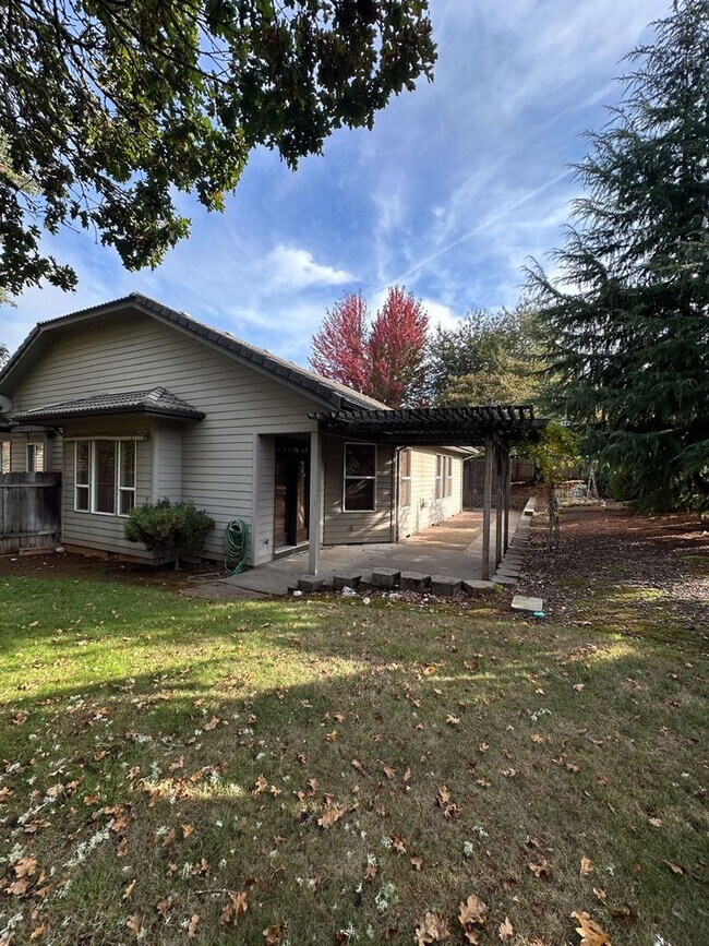 Spacious Single Level Home on a Culdesac House Rental in Salem, OR