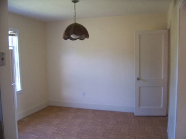 Bedroom - The Gardens of Tifton Apartments