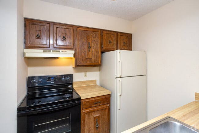 1BR, 1BA - 790 SF - Kitchen