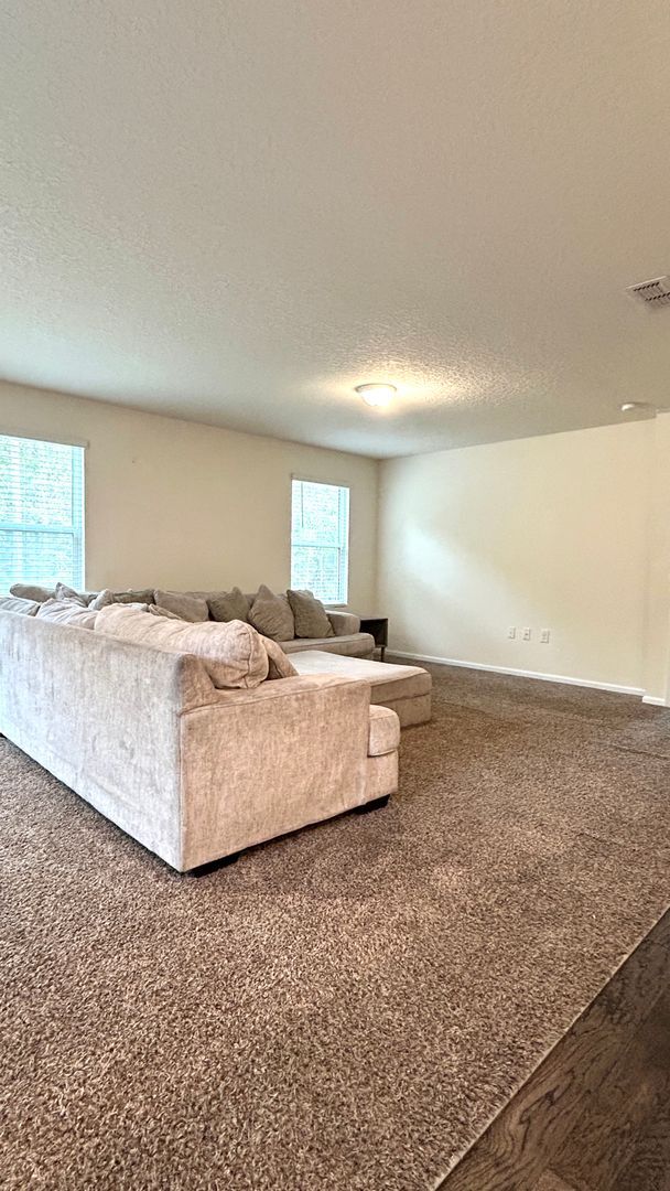 Photo - Fabulous 4 Bedroom 2 Bath in Pritchard Point