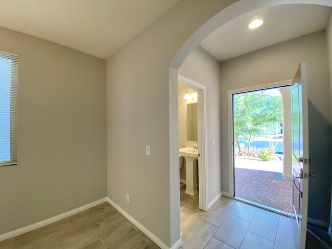 Photo - 262 Cullerton St