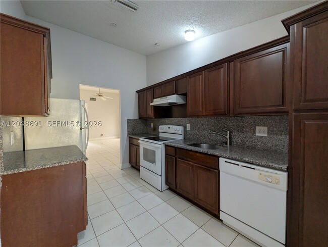 Photo - 7502 NW 33rd St