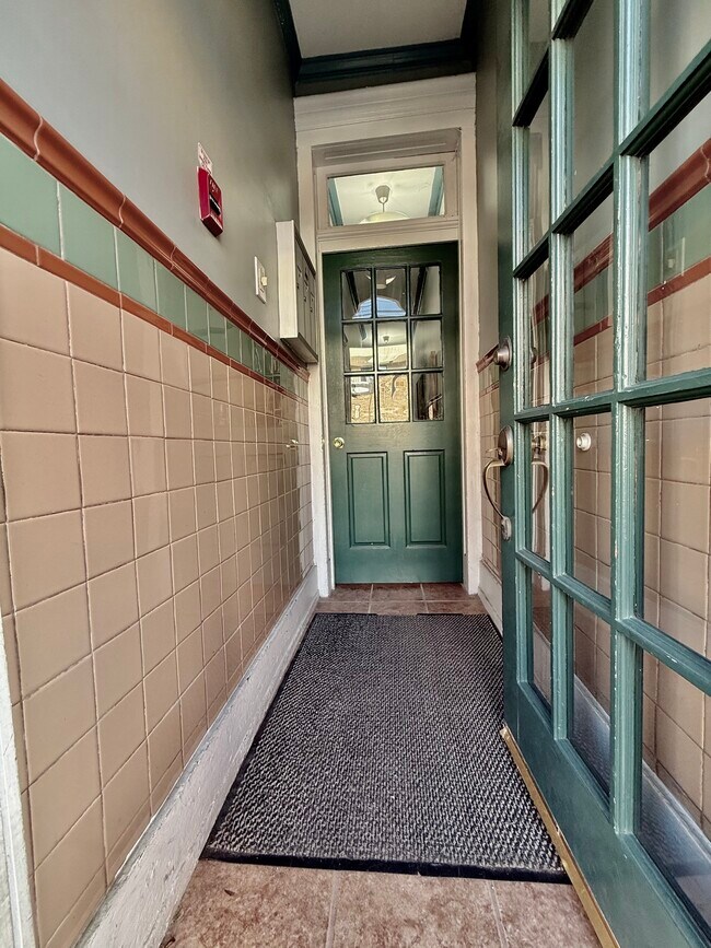 Photo - 302 Dickinson St Unidad #1