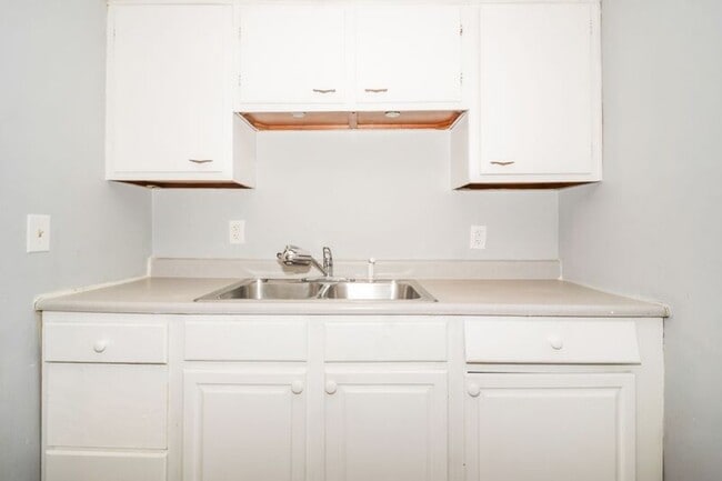 Photo - 3136-3138 Hassler St