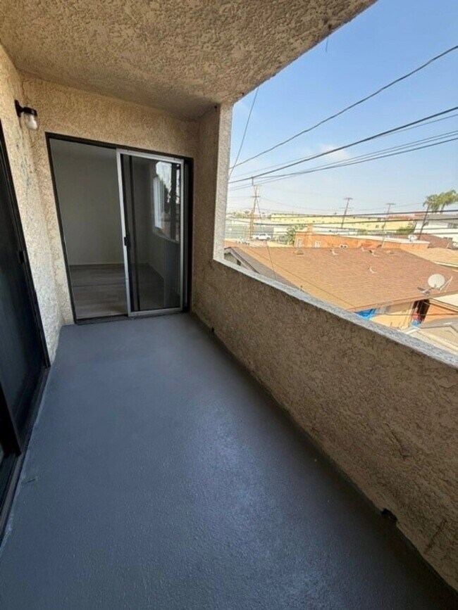 Photo - 14020 Yukon Avenue,