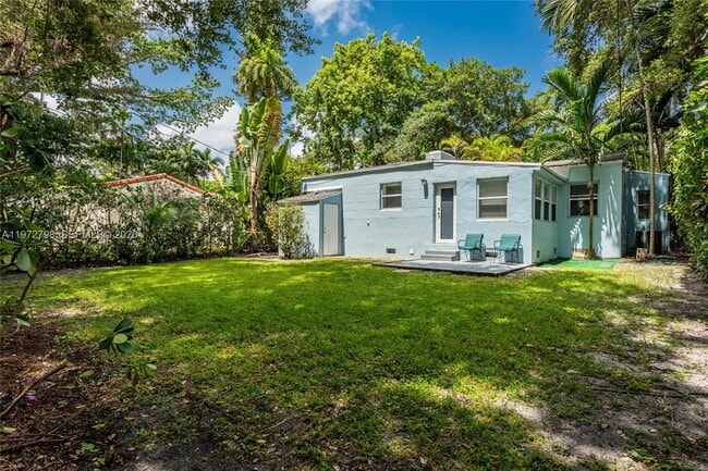 Photo - 330 NE 86th St