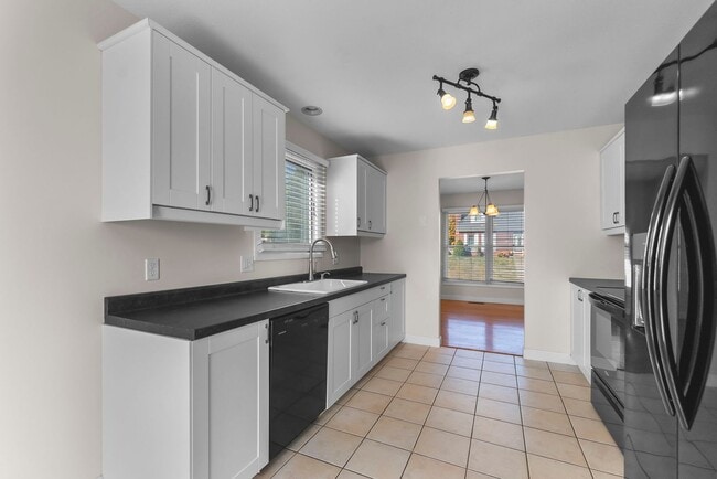 Photo - Spacious House in Cape Girardeau, Alma Schrader School District