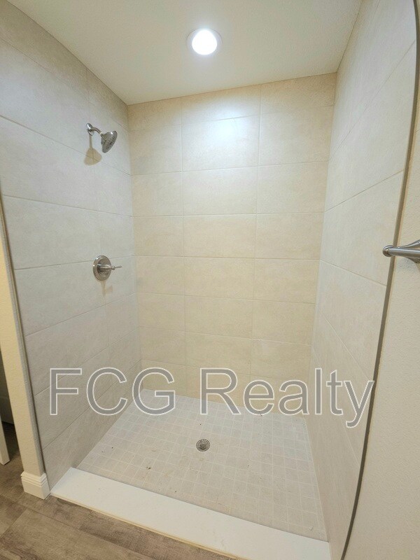 Photo - 9115 N Sandree Dr