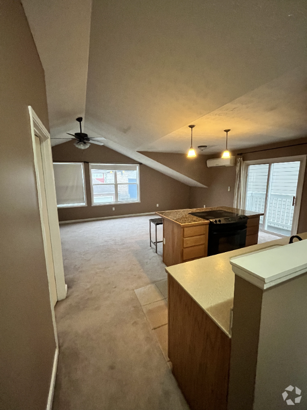 Building Photo - 2049 Ruckle St Unit A Rental