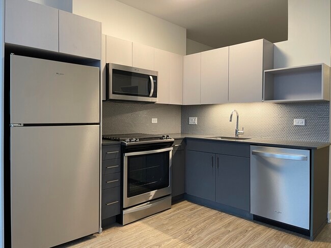 Photo - 733 S Wells St