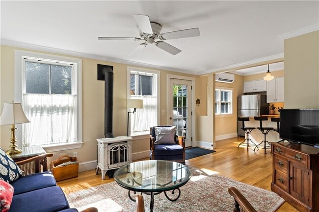 6 Gladding Ct Unit 1