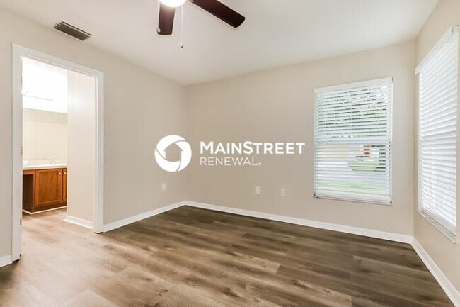 Photo - 3 Bedroom Pet-Friendly Home in Seffner, FL with Main Street Renewal