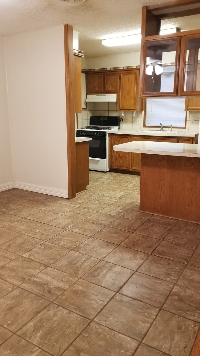 Photo - 5313 23rd St