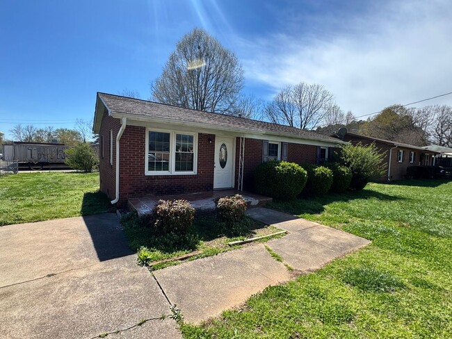 Photo - 3/1 House in Shelby, NC