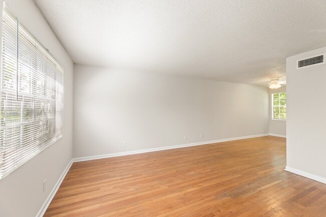 Photo - 1400 Church St Unit K