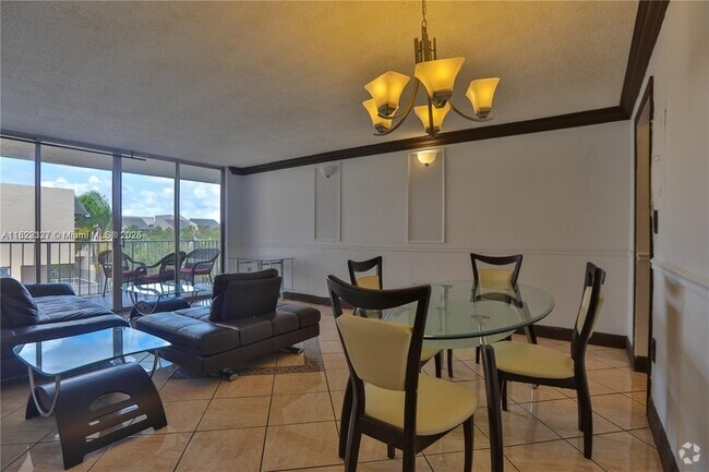 Building Photo - 10700 SW 108th Ave Unit C408 Rental