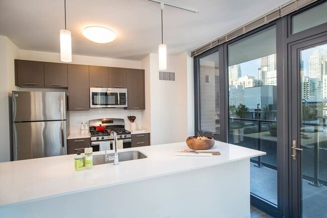 Photo - 637 N Wells St