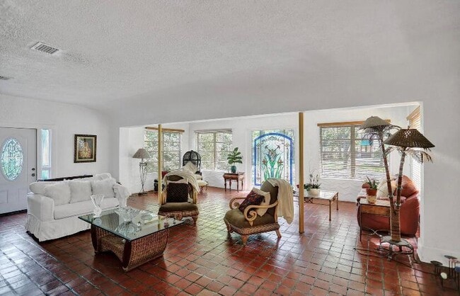 Photo - 1107 Alhambra Cir