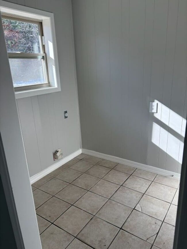Photo - Renovated 3 Bedroom 1 Bath Home for Rent!!