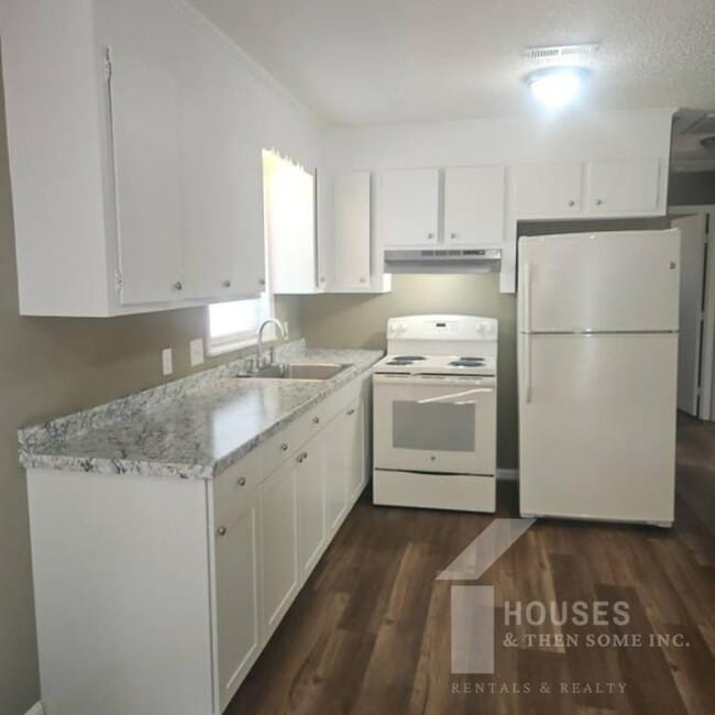 Photo - 4 Fargo Cir