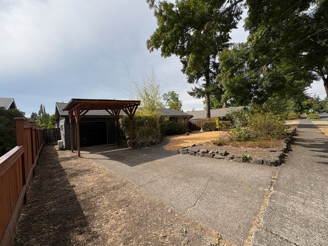 Photo - 3230 Onyx St