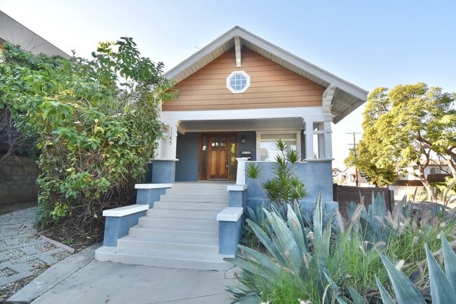 Building Photo - 2214 Elsinore St Unit 1145