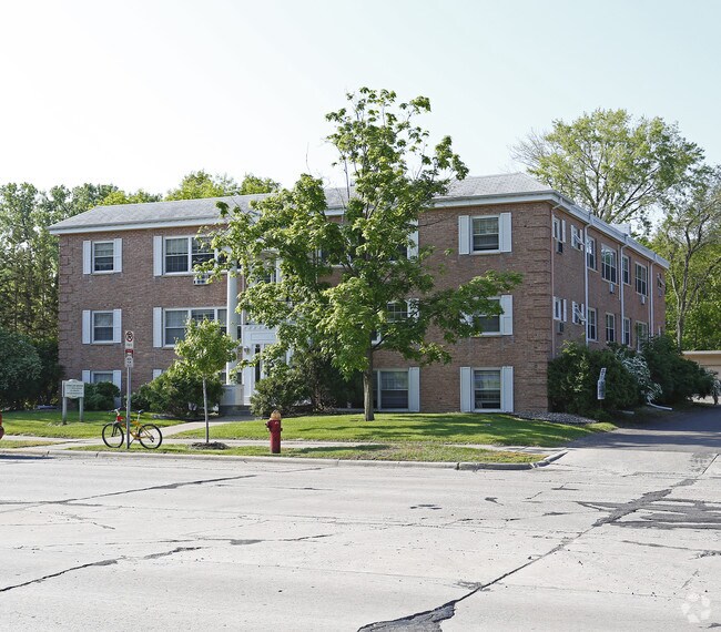 Photo - Highland Court Apartments