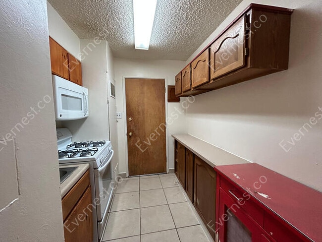 Photo - 906 1/2 Carlisle Street