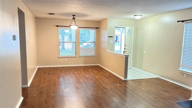 Photo - 2209 Georgian Dr