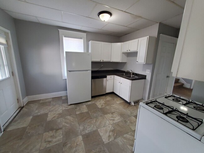Photo - 2 Bedroom, 1 Full Bath, 2 Story home in th...
