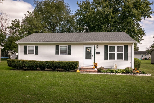 Building Photo - 1207 Middleneck Dr