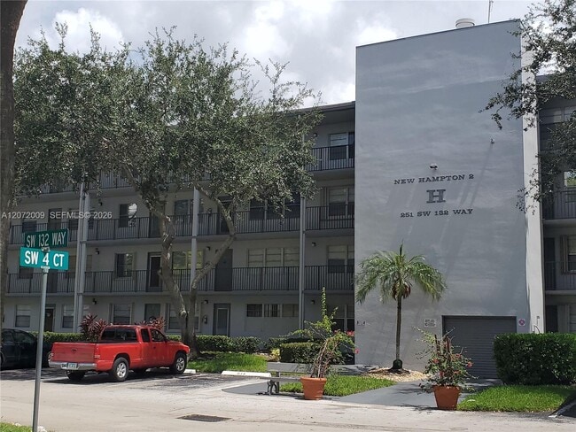 251 SW 132nd Way Unit 208H