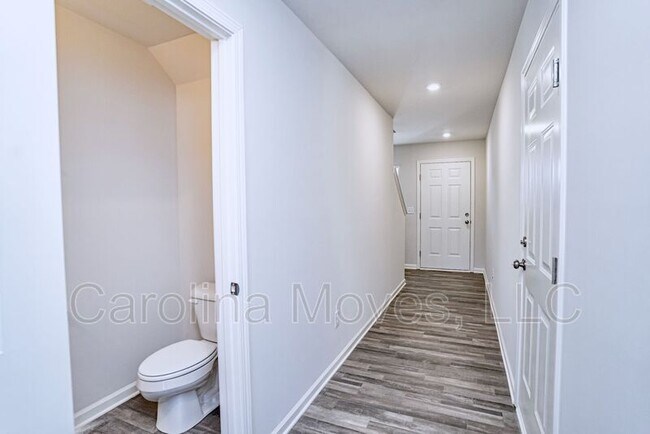 Photo - 635 Farmstead Trail