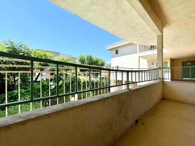 Photo - 5204 Yarmouth Ave. Encino, CA 91316 Unit 211