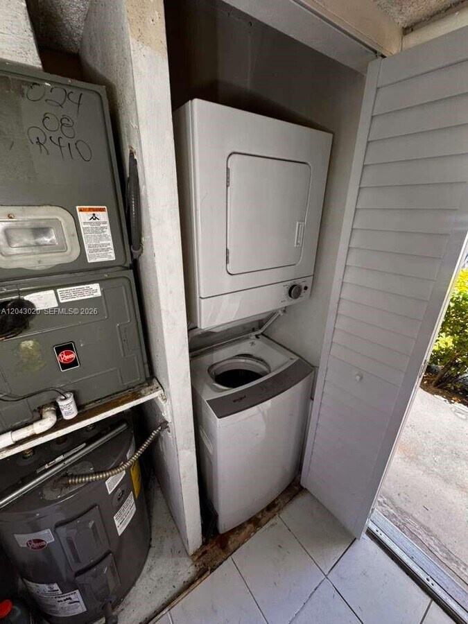 Photo - 9333 NW 1st Ct Unidad 104