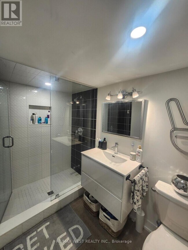 Photo - 967 Dovercourt Rd
