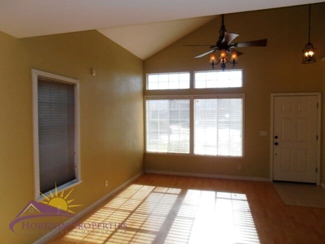 Photo - Spacious 3 Bed 2.5 Bath 1,959 Sq. Ft. Antelope Home