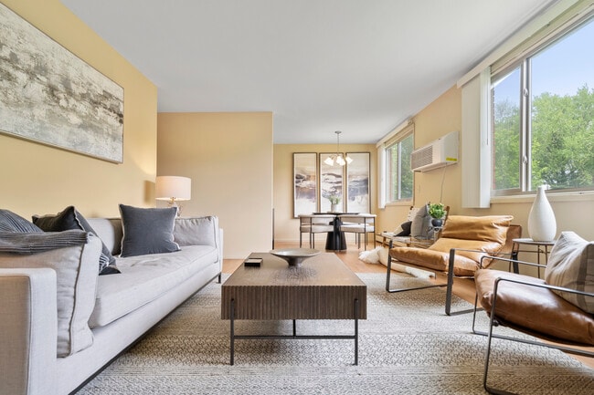 Photo - West End Apartments