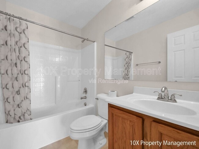 Photo - 49 Knights Bridge Dr W