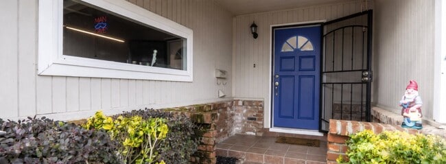 Photo - 210 Canterbury Ave