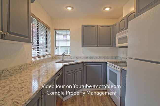 Photo - Redmond Condo for Rent Unit o230