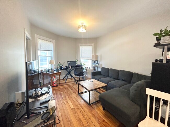 Photo - 267 E Cottage St Unidad 2