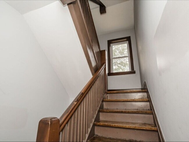 Photo - Spacious 3-Bedroom Gem in East Chatham: Ce...