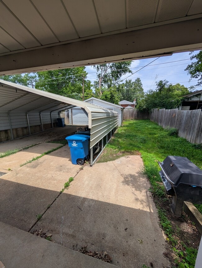 Photo - 9035 Bessemer Ave