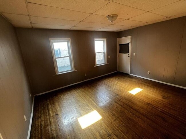 Photo - 76 Woodward St