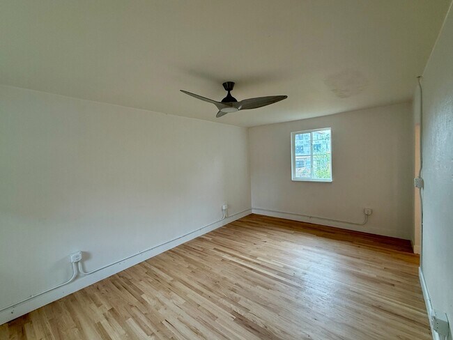 Photo - Beautifully remodeled mid-century modern h... House