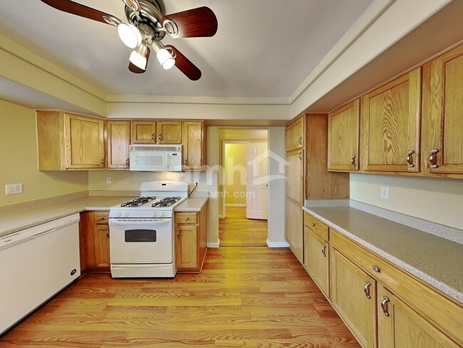 Photo - 4096 Netherland St