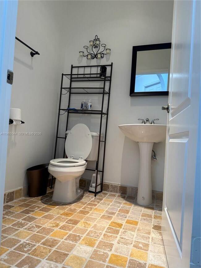 Photo - 3910 NE 13th Dr