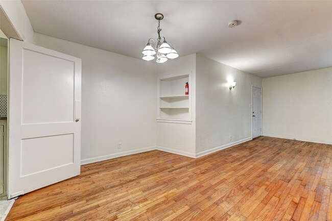 Photo - 2509 Shakespeare St Unit 1