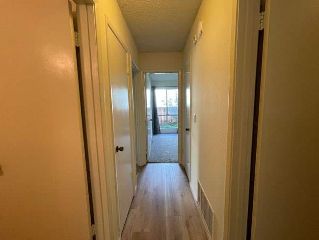 Photo - Henderson Ave Unidad 941